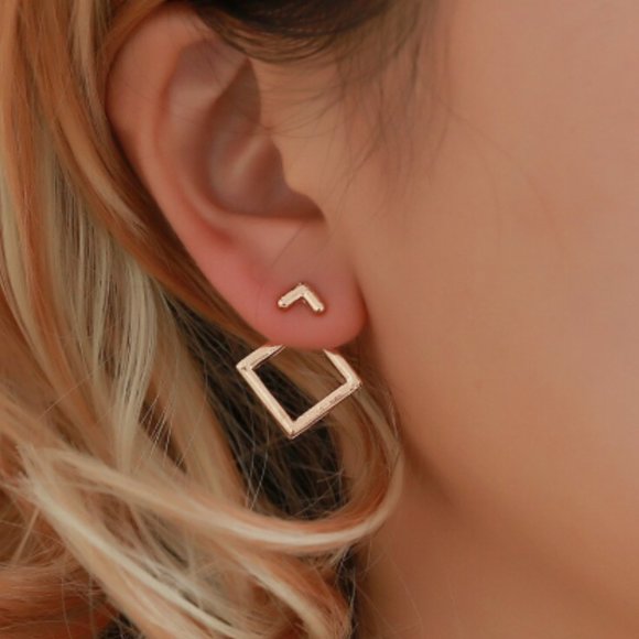 dazzling items Jewelry - Stylish Gold Tone Geometric Shape Earrings